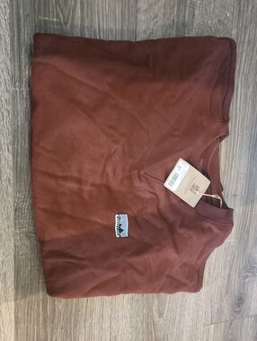 Patagonia Maroon Crewneck Sweatshirt with Mountain Patch